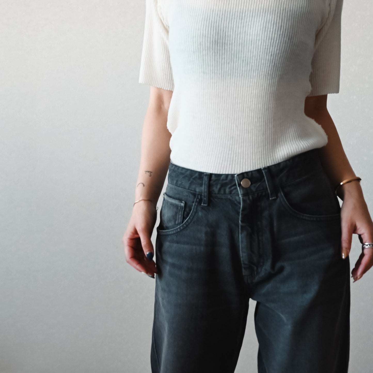 Midlize Wide Black Denim