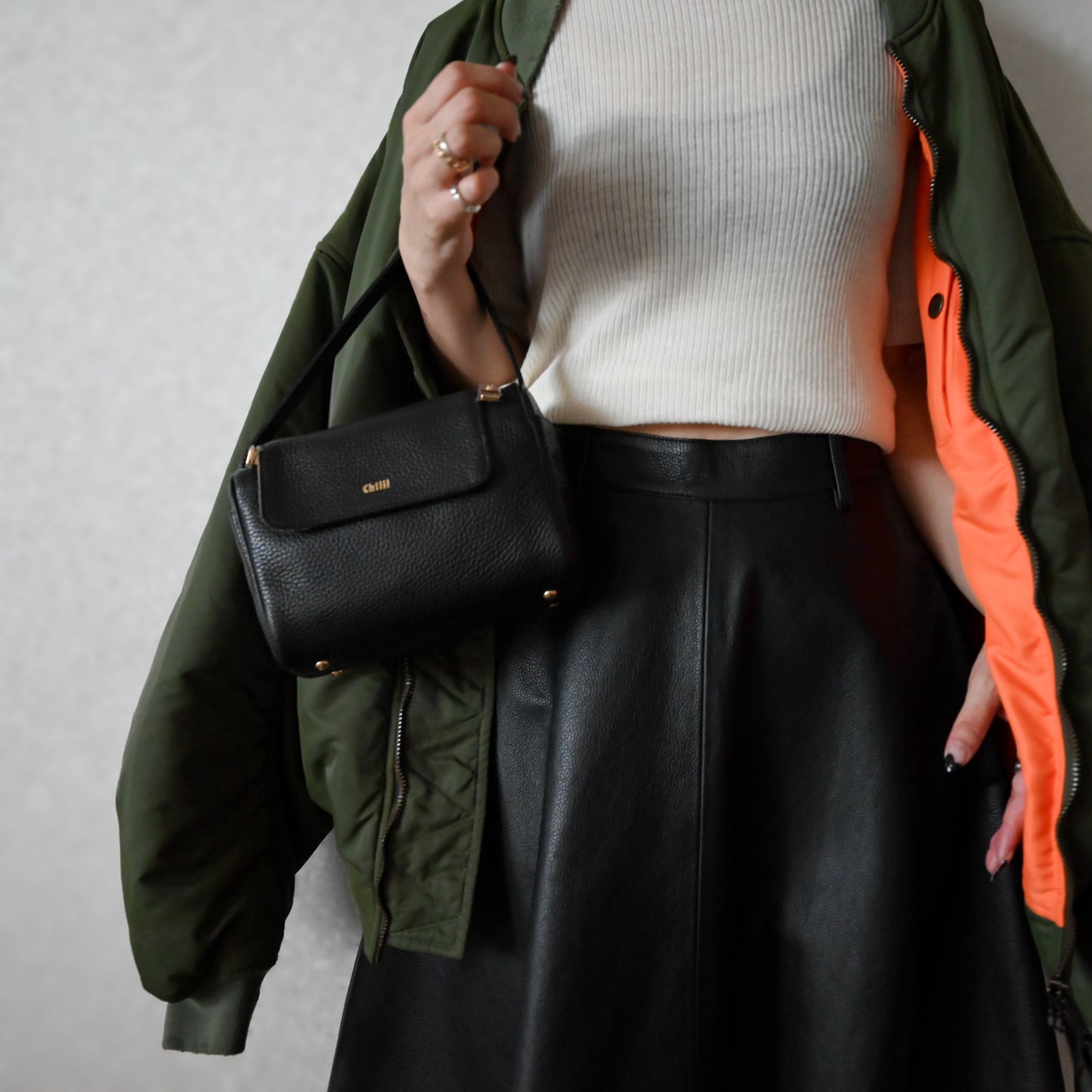 W-zip One Shoulder
