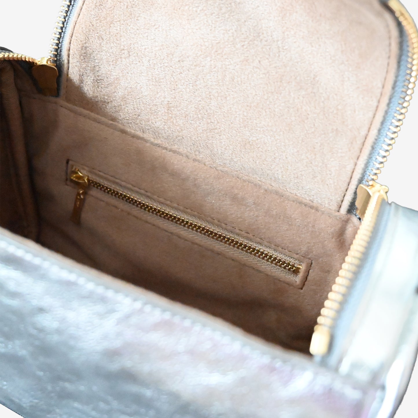 W-zip One Shoulder