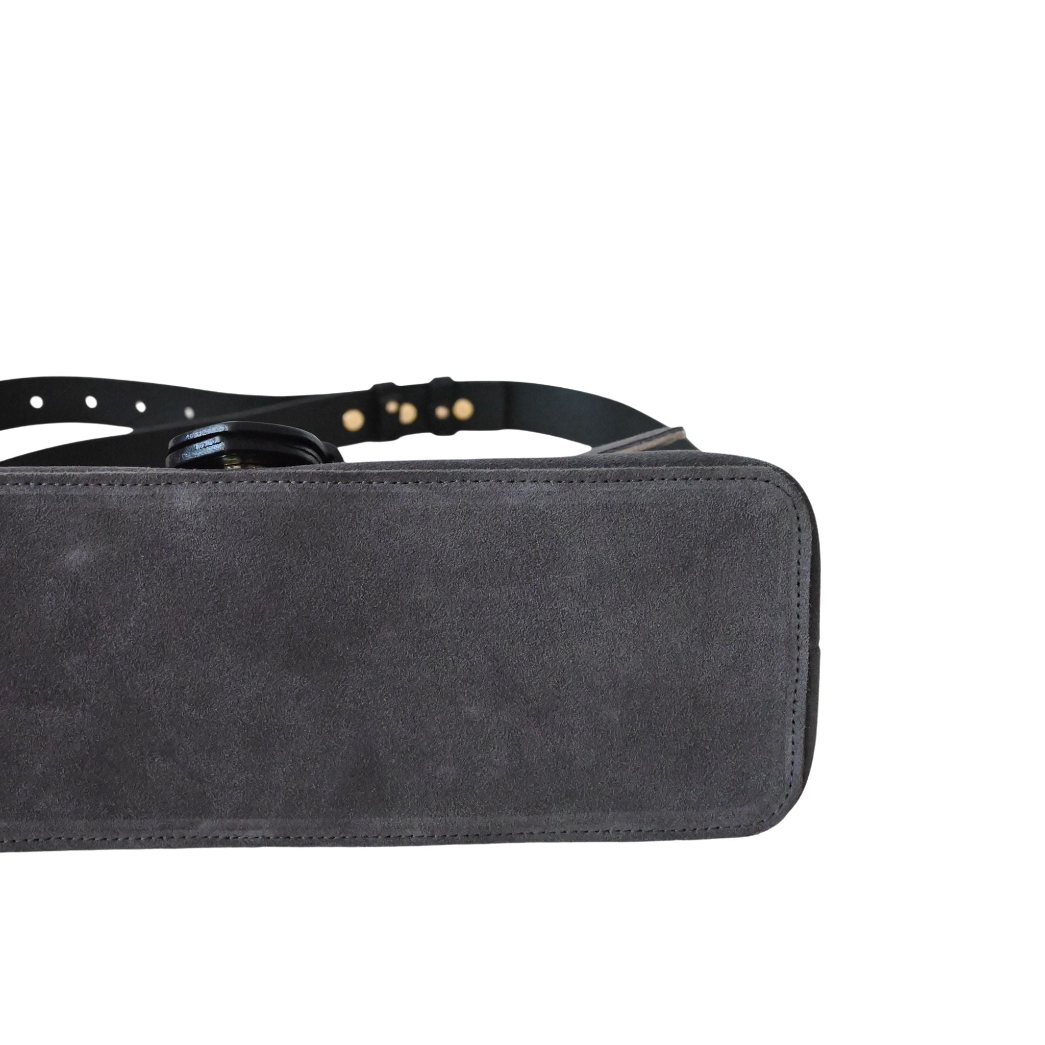 Suede Flap Shoulder – ch!iii