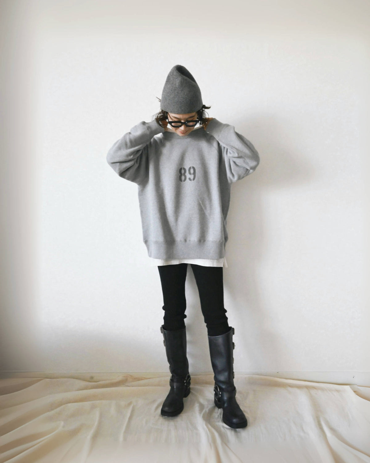 89 Raglan Sweat