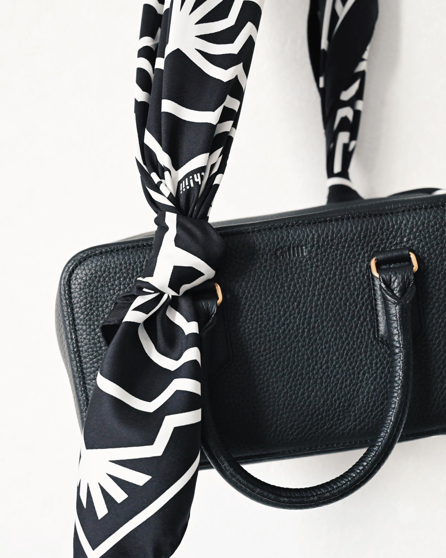 BAKIBAKI × ch!iii silk scarf　