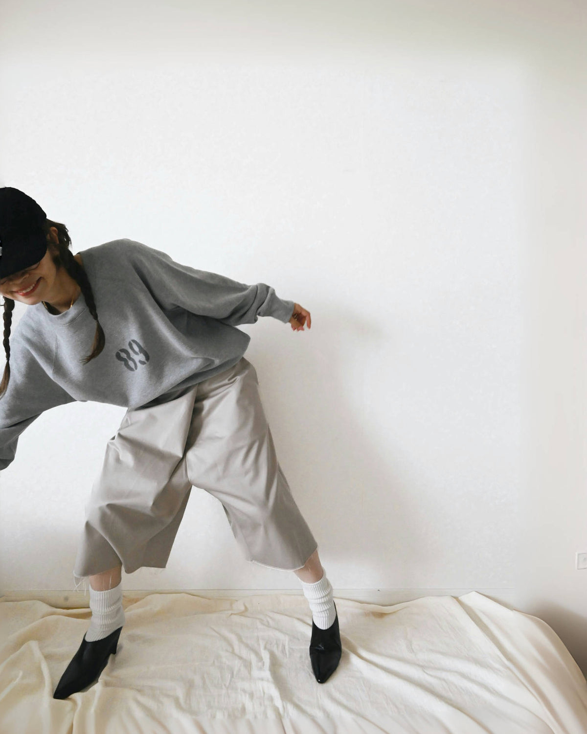89 Raglan Sweat