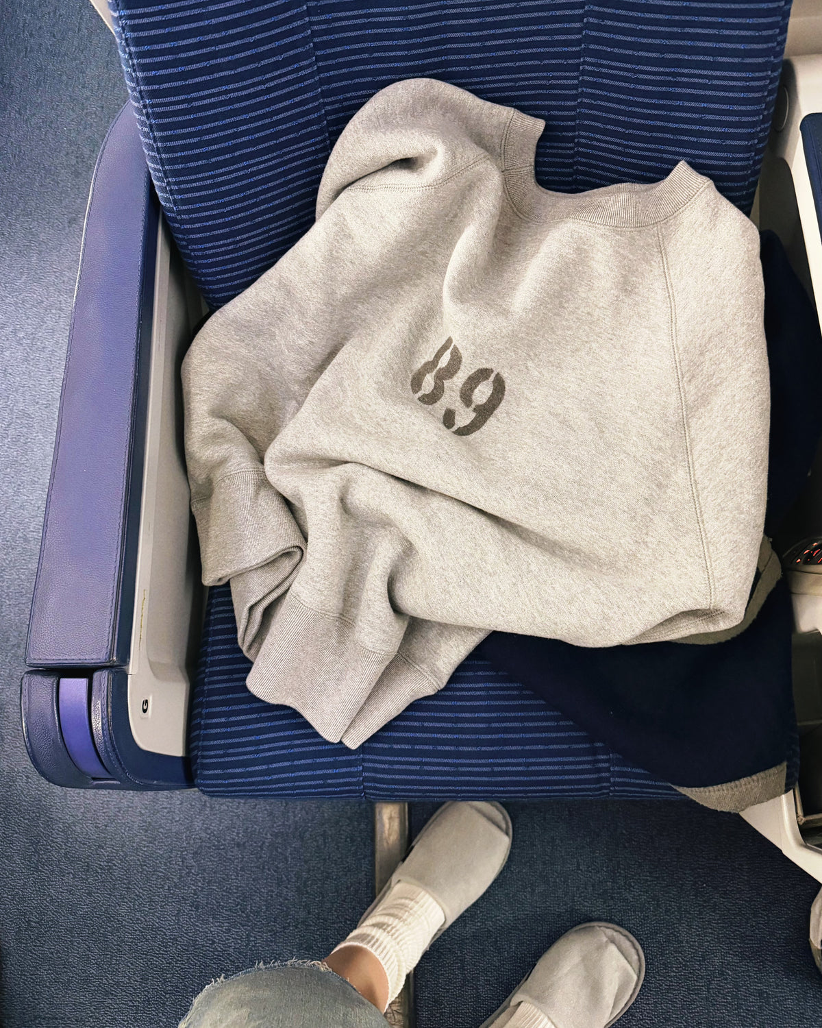 89 Raglan Sweat