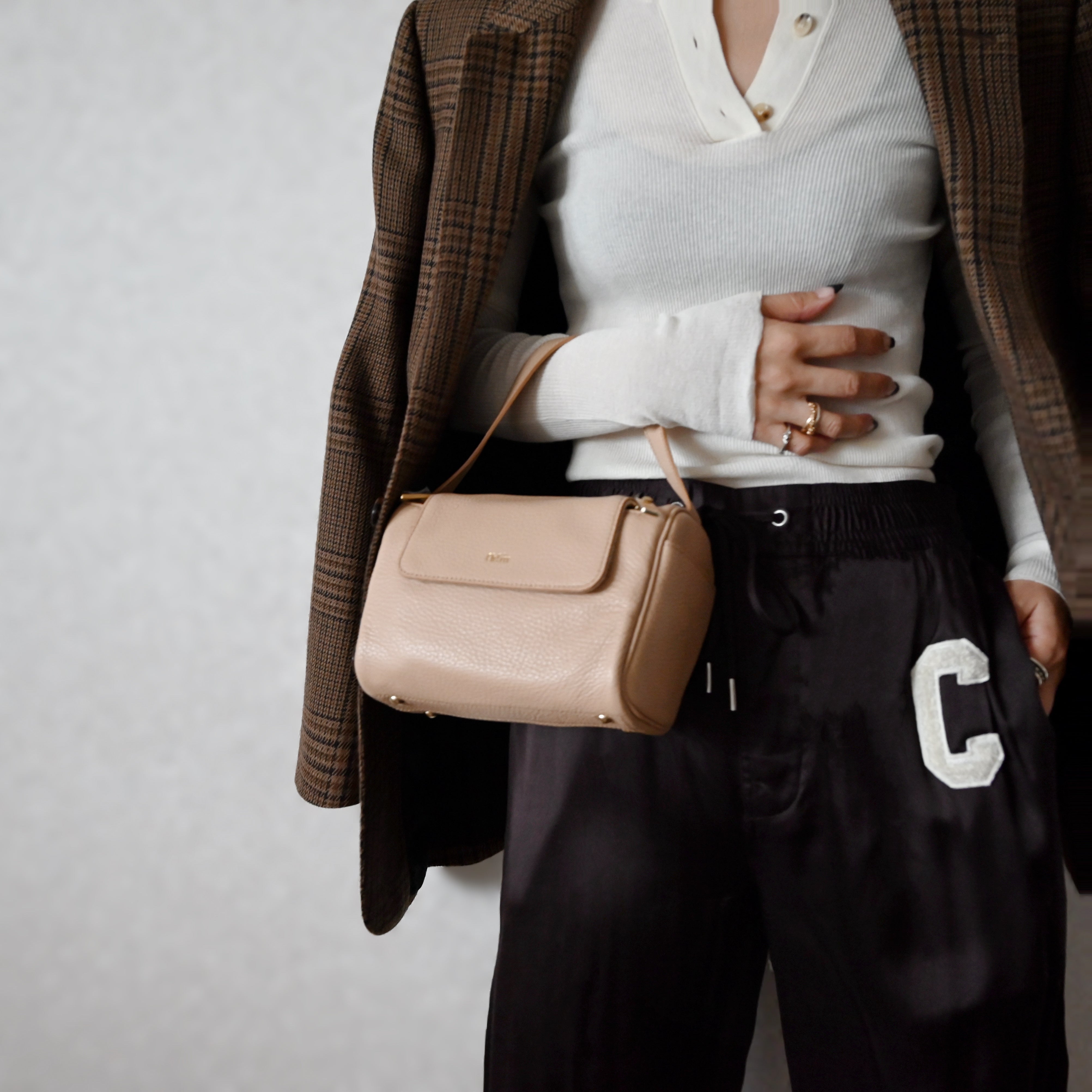 W-zip One Shoulder – ch!iii